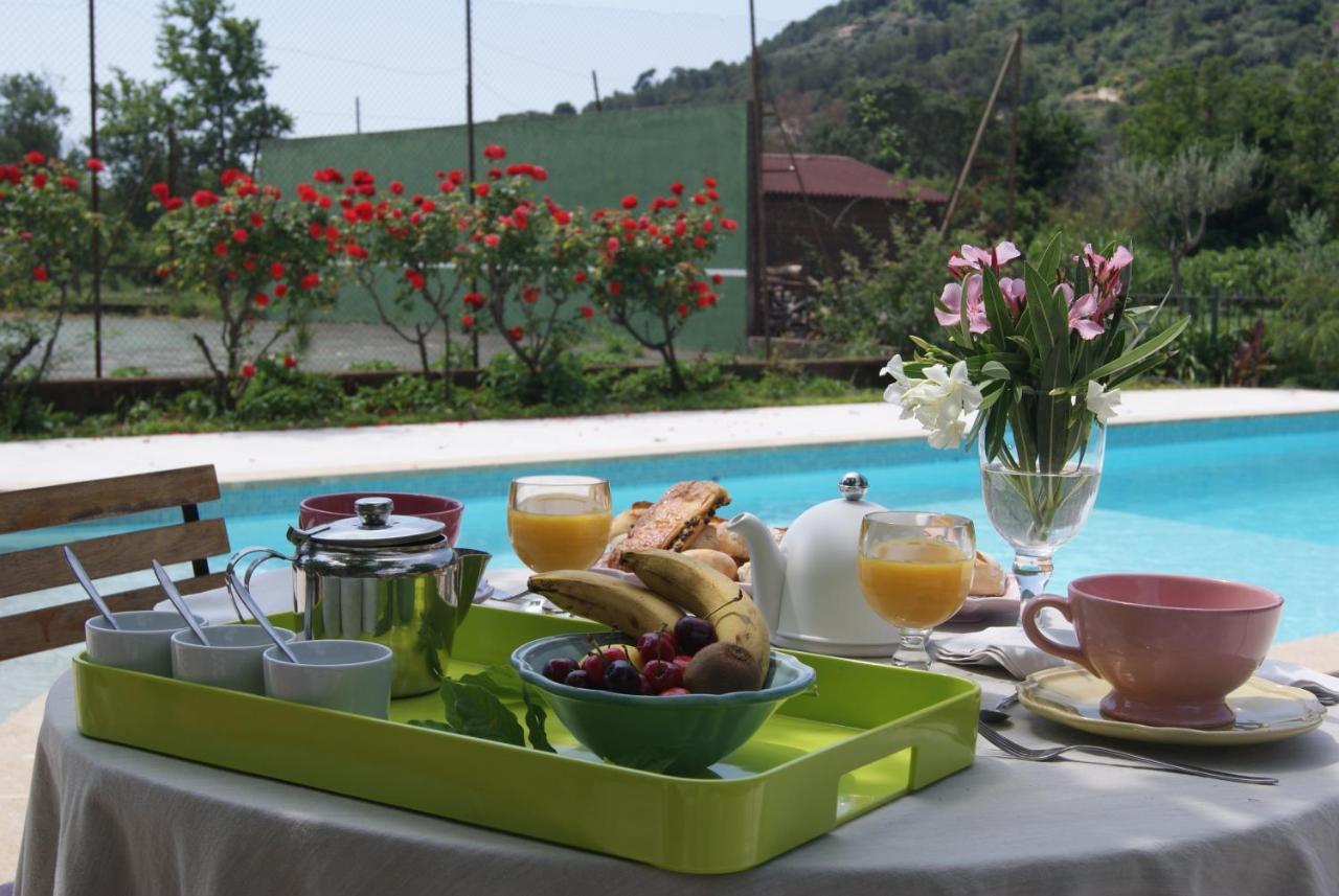 Le Bourguet Bed & Breakfast ซอลลิเอส-ปองต์ ภายนอก รูปภาพ