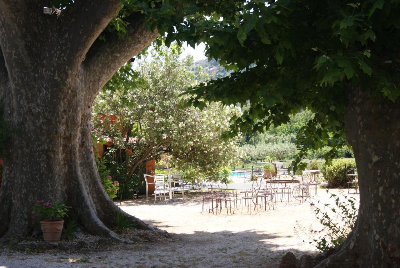 Le Bourguet Bed & Breakfast ซอลลิเอส-ปองต์ ภายนอก รูปภาพ