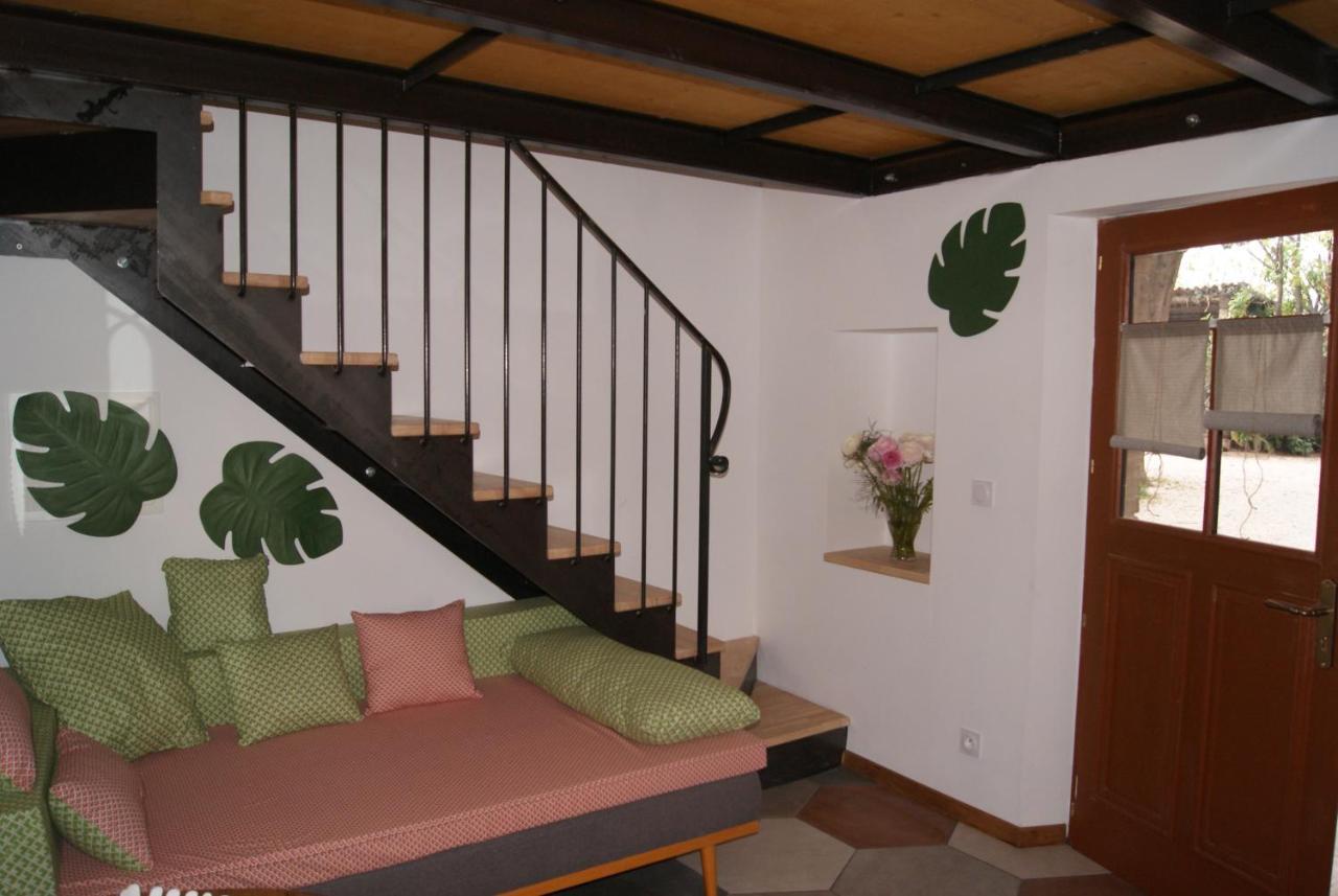 Le Bourguet Bed & Breakfast ซอลลิเอส-ปองต์ ภายนอก รูปภาพ