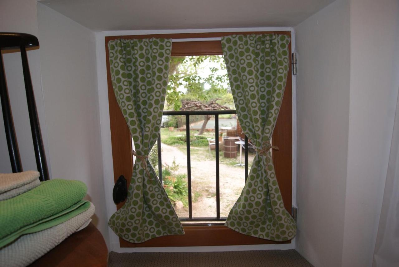 Le Bourguet Bed & Breakfast ซอลลิเอส-ปองต์ ภายนอก รูปภาพ