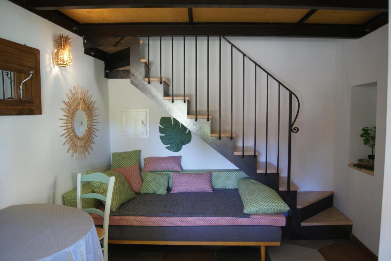 Le Bourguet Bed & Breakfast ซอลลิเอส-ปองต์ ภายนอก รูปภาพ