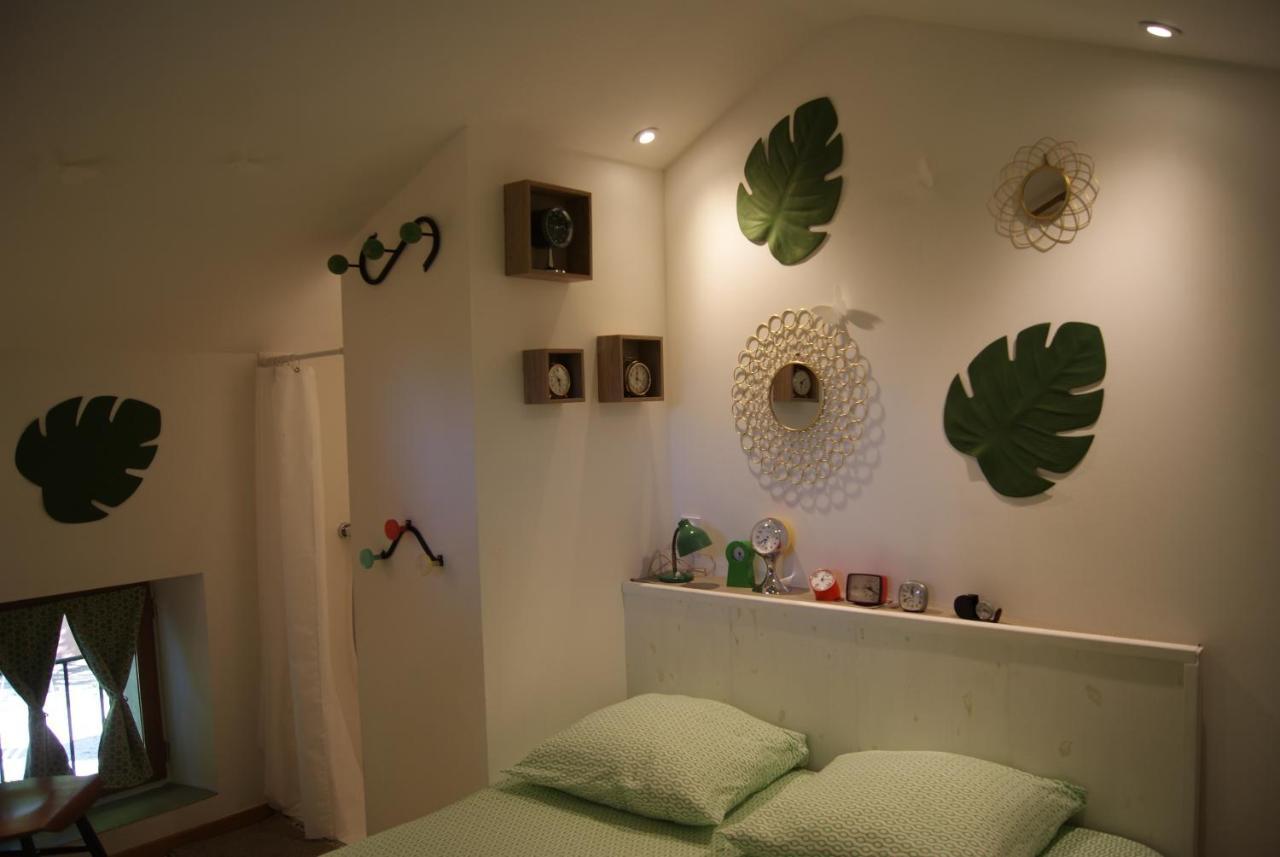 Le Bourguet Bed & Breakfast ซอลลิเอส-ปองต์ ภายนอก รูปภาพ