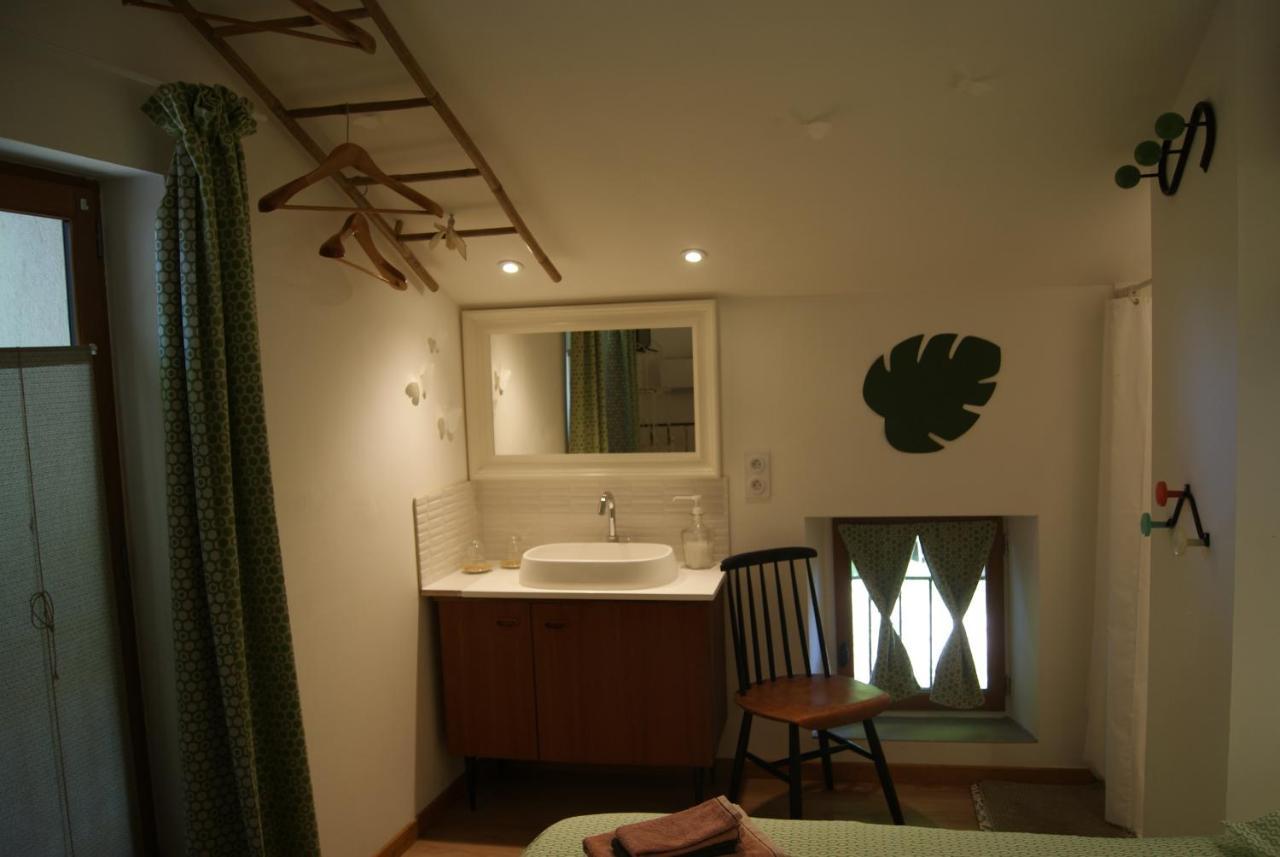 Le Bourguet Bed & Breakfast ซอลลิเอส-ปองต์ ภายนอก รูปภาพ