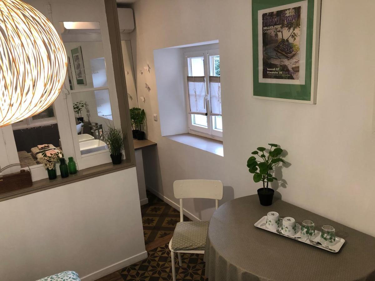 Le Bourguet Bed & Breakfast ซอลลิเอส-ปองต์ ภายนอก รูปภาพ