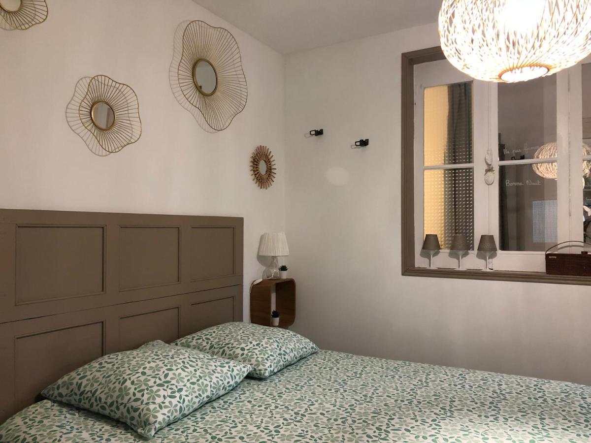 Le Bourguet Bed & Breakfast ซอลลิเอส-ปองต์ ภายนอก รูปภาพ