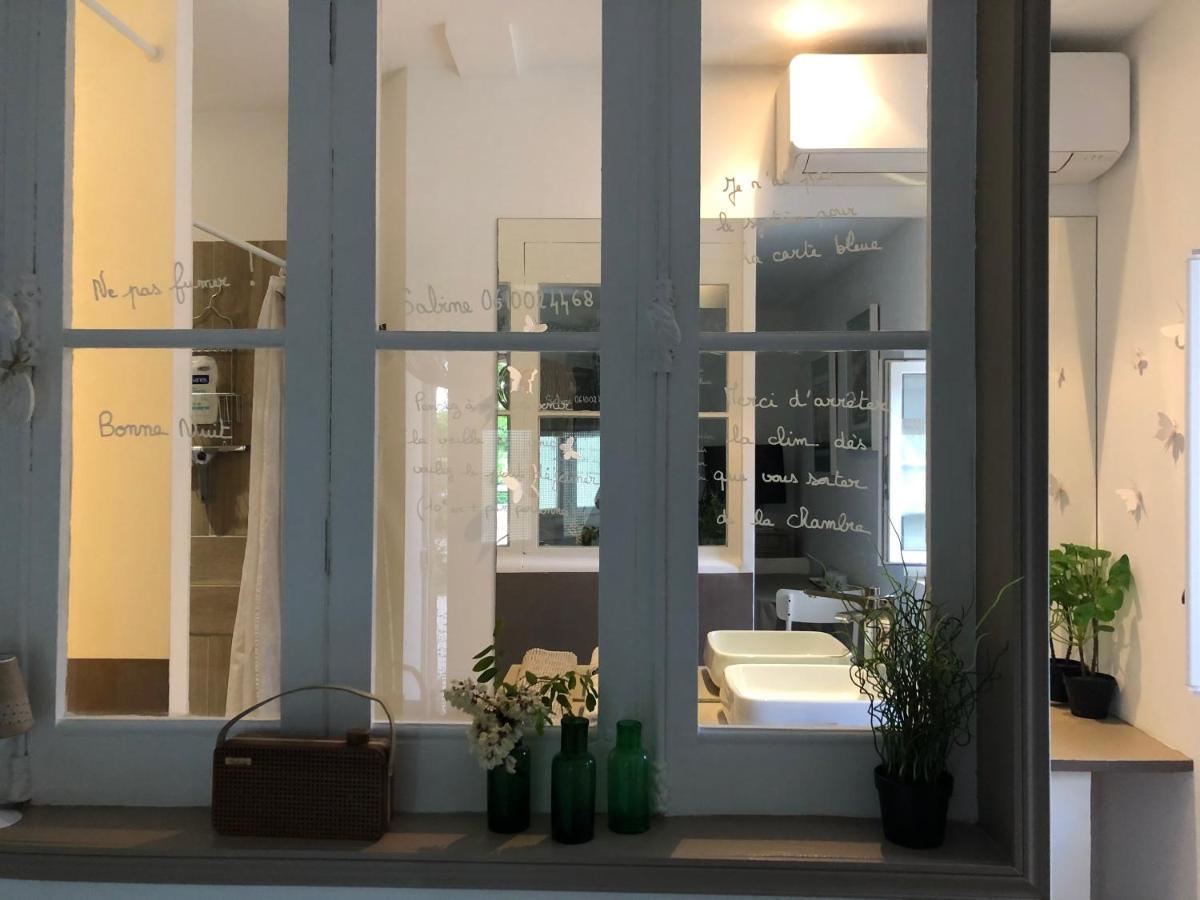 Le Bourguet Bed & Breakfast ซอลลิเอส-ปองต์ ภายนอก รูปภาพ