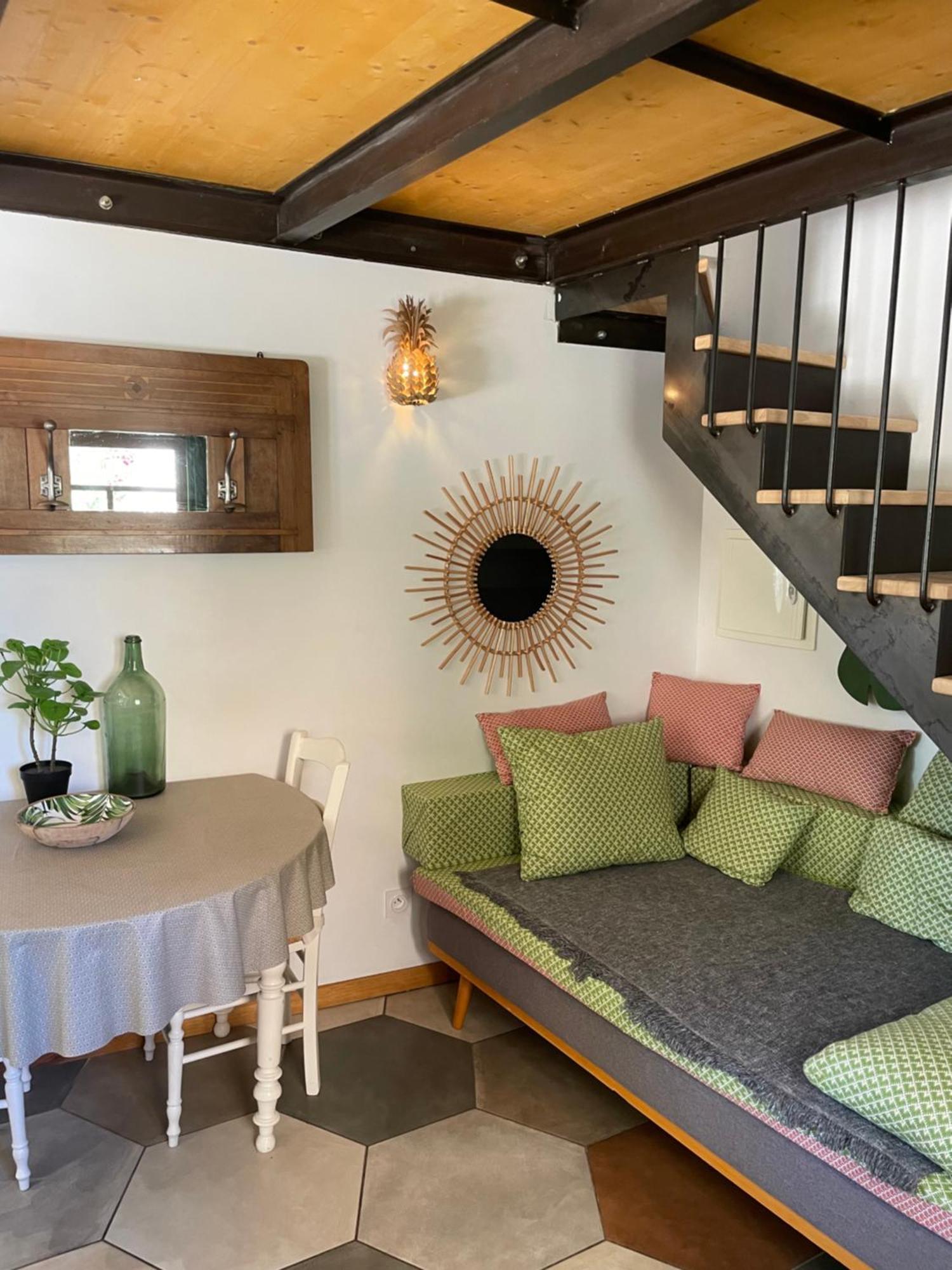Le Bourguet Bed & Breakfast ซอลลิเอส-ปองต์ ภายนอก รูปภาพ