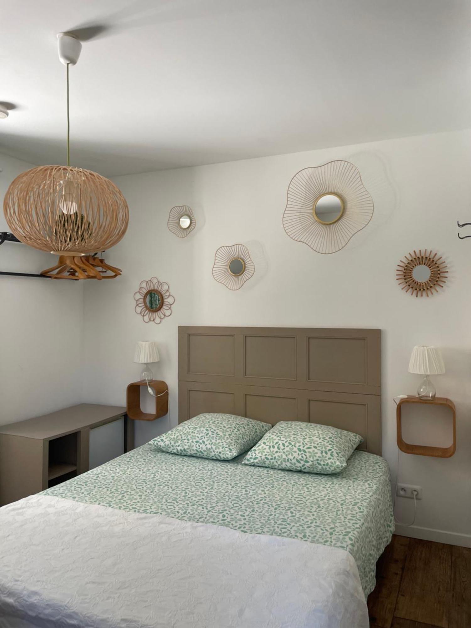 Le Bourguet Bed & Breakfast ซอลลิเอส-ปองต์ ภายนอก รูปภาพ